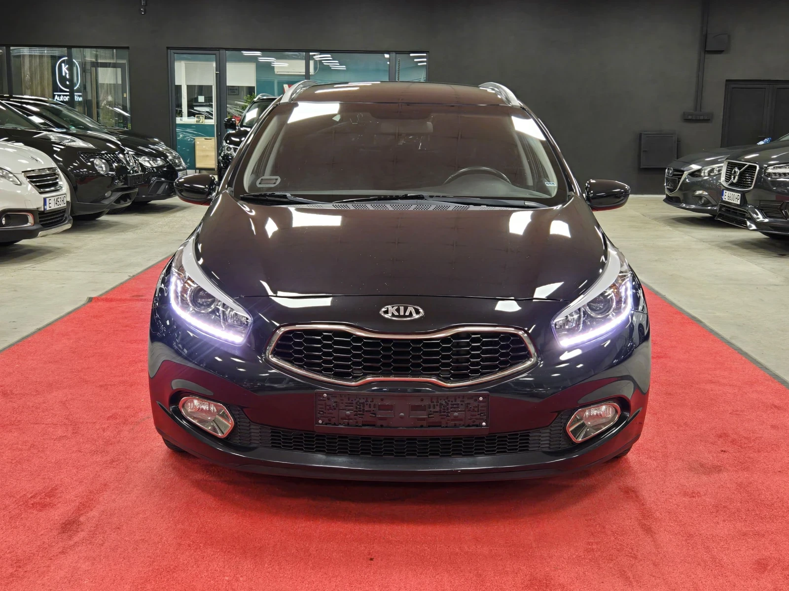 Kia Ceed 1.6CRDI 128кс / Камера / Обслужена - изображение 2