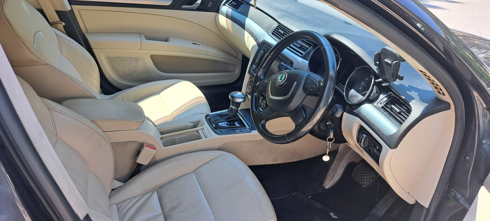 Skoda Superb  - изображение 7