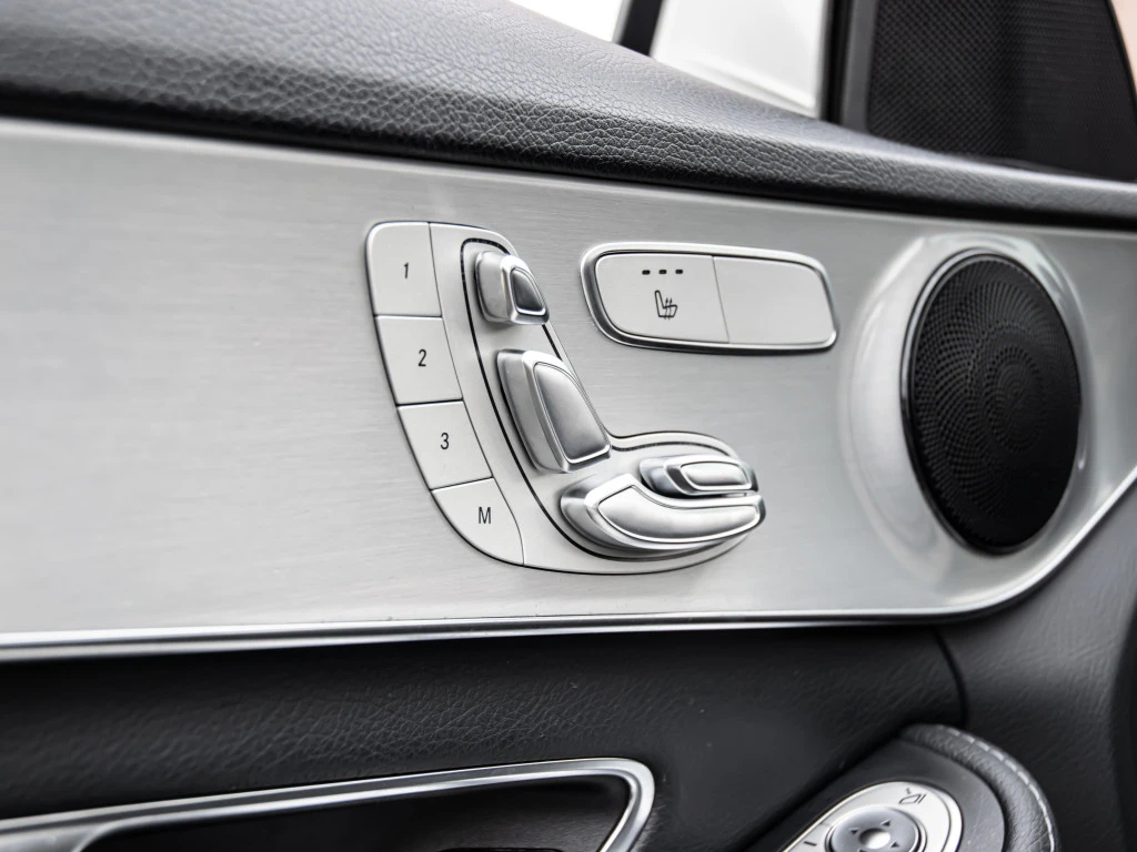 Mercedes-Benz C 300 4Matic / 9G-Tronic / Двойна Панорама - изображение 8