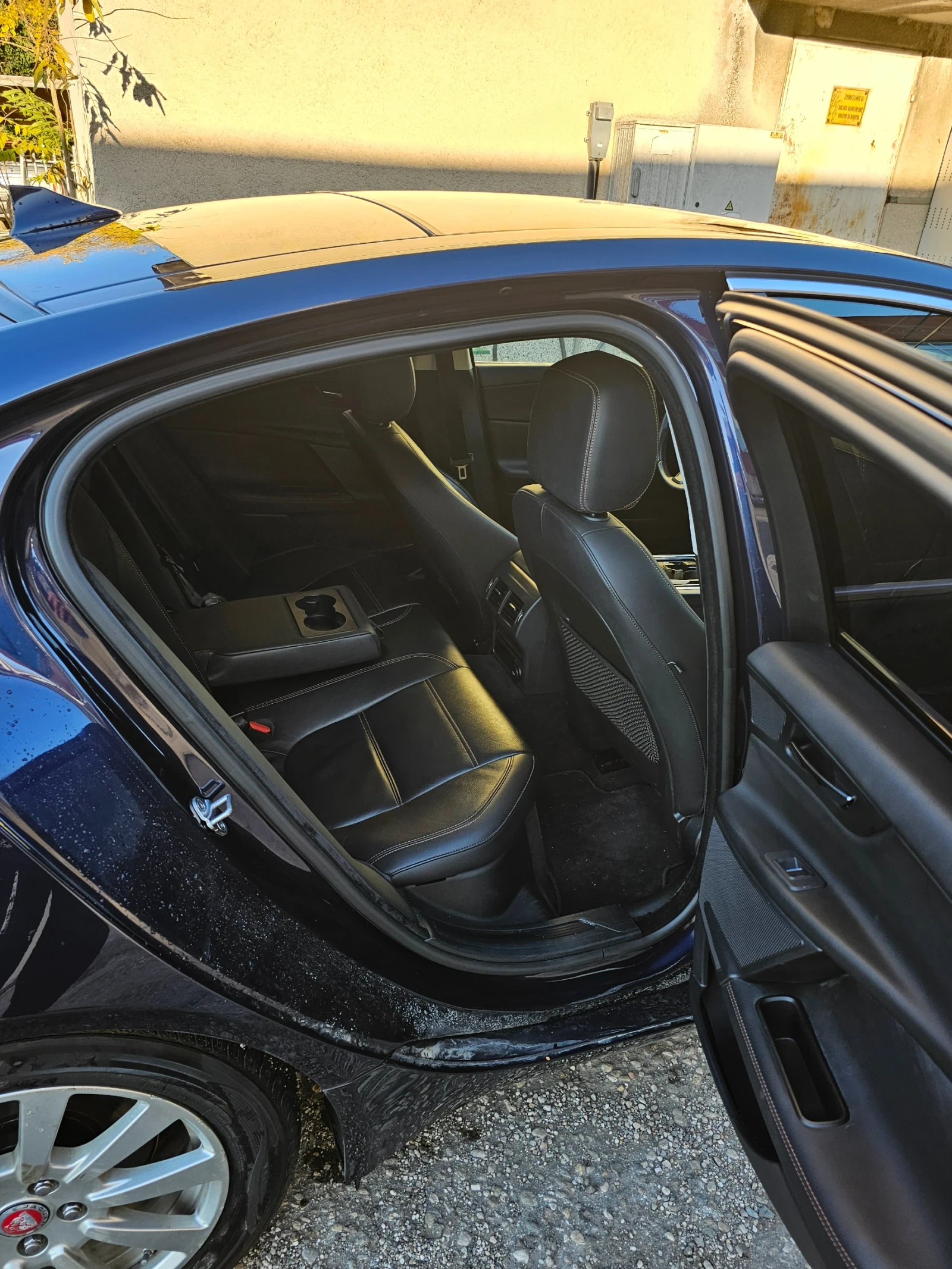 Jaguar XE 2.0 D - изображение 8