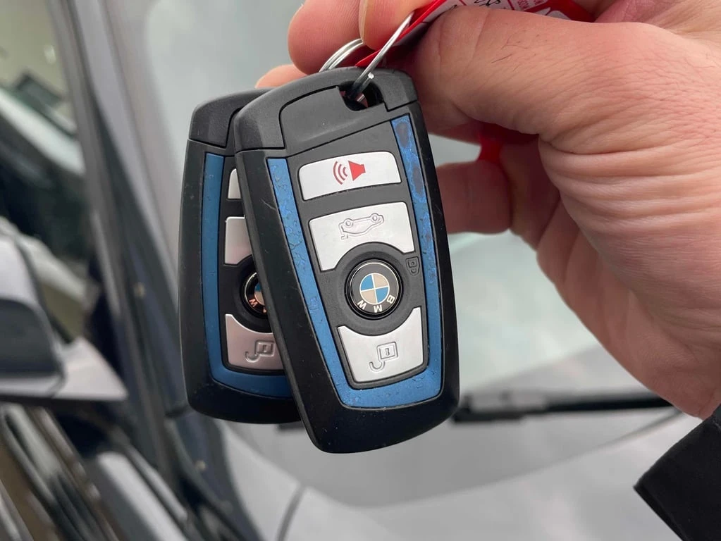 BMW 330 i xDrive * CARFAX *    | Mobile.bg   11