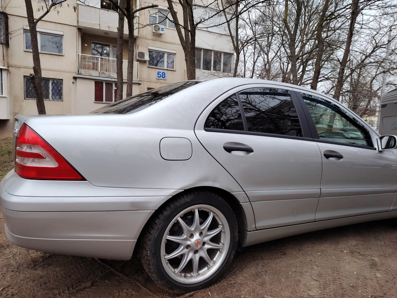 Mercedes-Benz C 200 w203, снимка 5 - Автомобили и джипове - 53773542