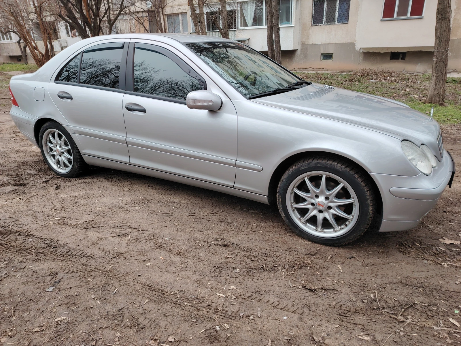 Mercedes-Benz C 200 w203, снимка 2 - Автомобили и джипове - 53773542