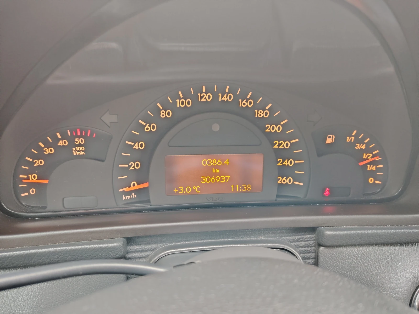 Mercedes-Benz C 200 w203, снимка 9 - Автомобили и джипове - 53773542