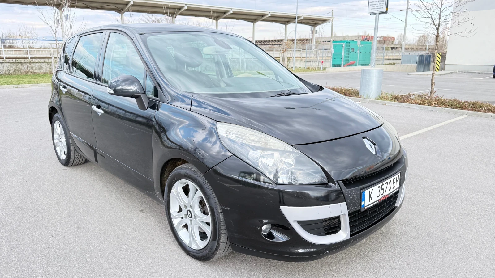 Renault Scenic * 2.0DCI* KOJA* KEYLESS* NAVI* , снимка 3 - Автомобили и джипове - 54075358