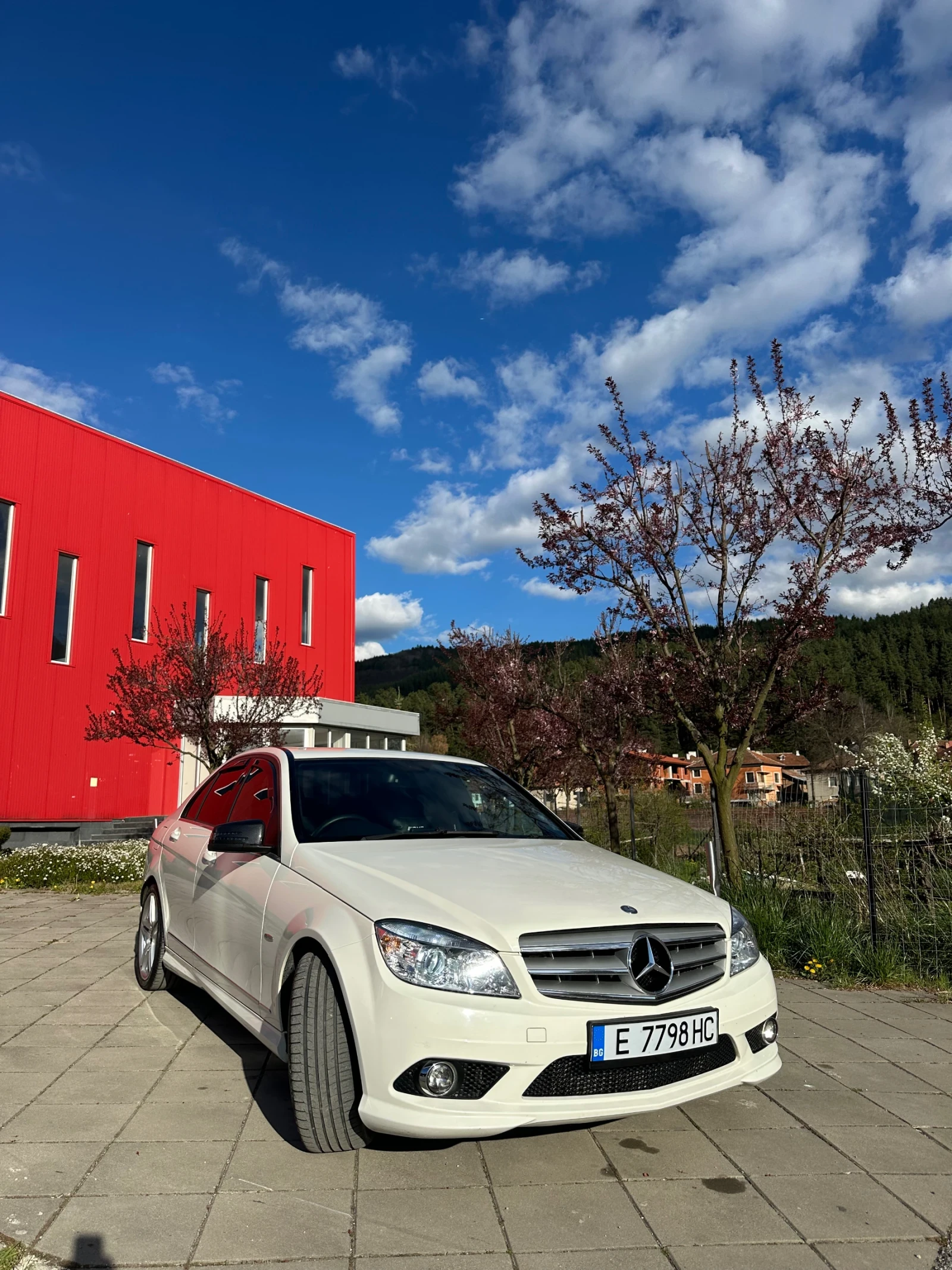 Mercedes-Benz C 350, снимка 2 - Автомобили и джипове - 54297341