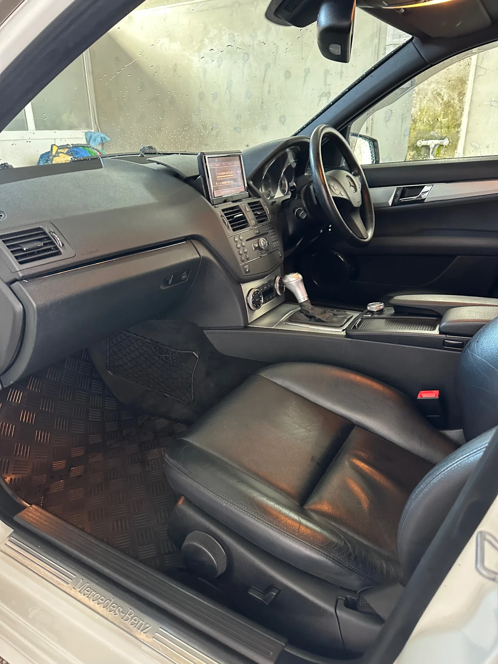 Mercedes-Benz C 350, снимка 14 - Автомобили и джипове - 54297341