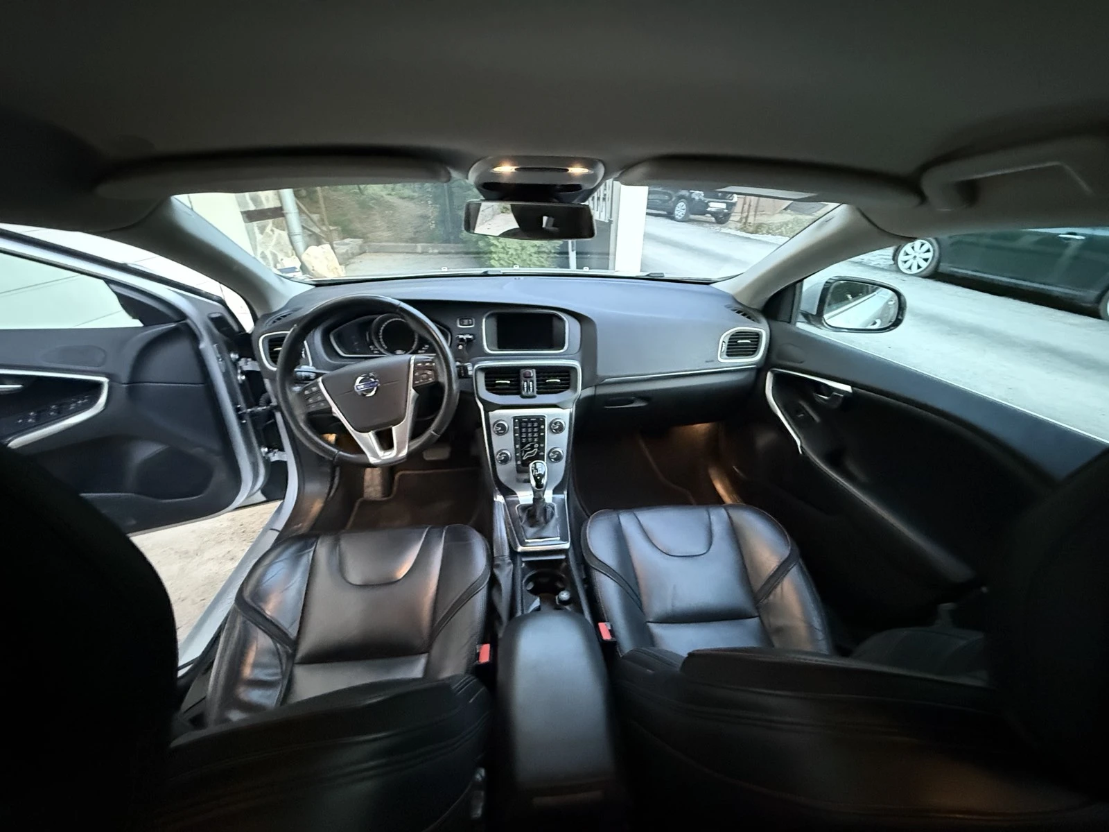 Volvo V40 Ocean Race, снимка 13 - Автомобили и джипове - 54445553
