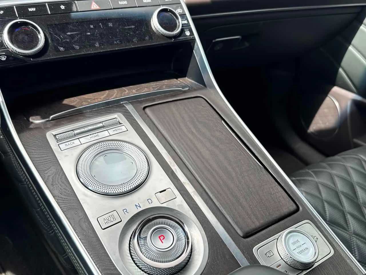 Genesis GV80 3.5T Prestige/ДИСТРОНИК/360 КАМЕРИ, снимка 11 - Автомобили и джипове - 54811109