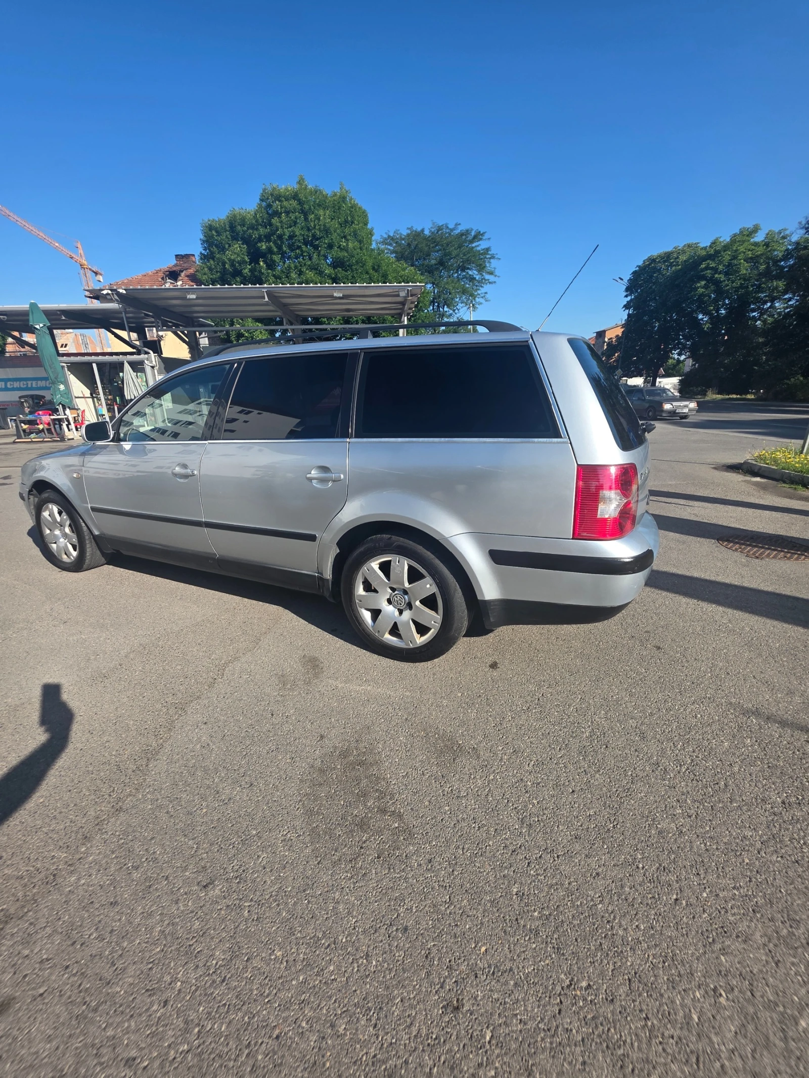VW Passat 1.9TDI Tiptronik, снимка 5 - Автомобили и джипове - 55291910