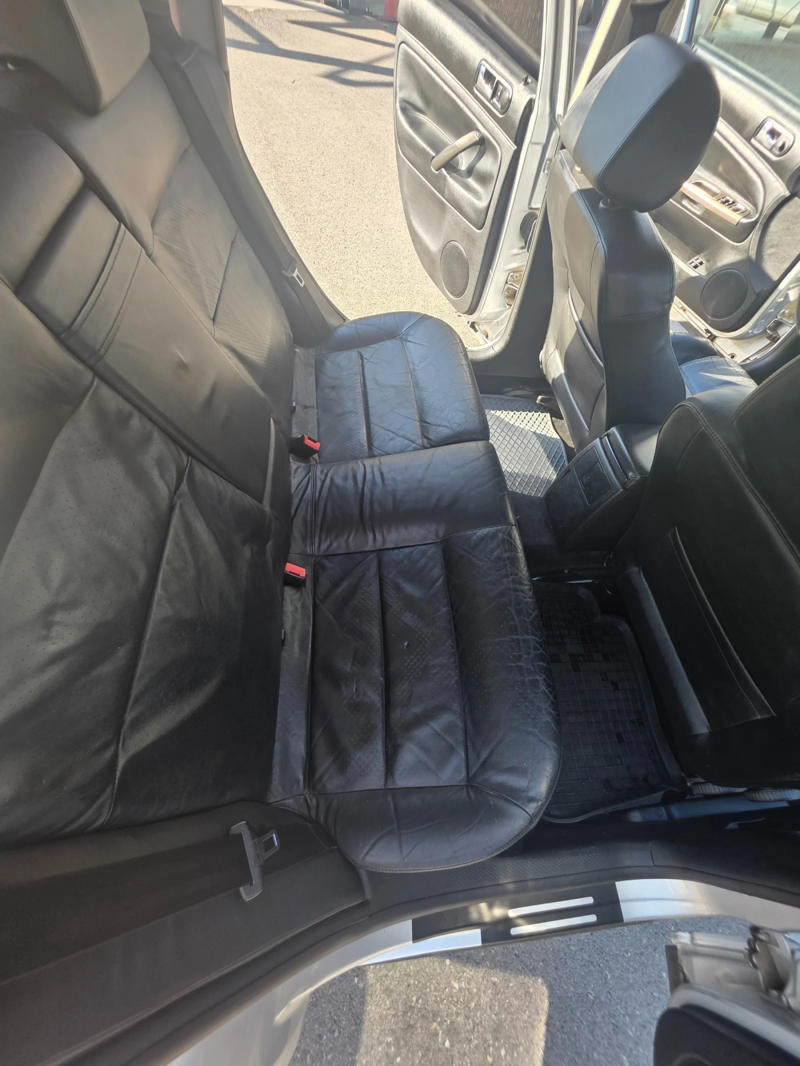 VW Passat 1.9TDI Tiptronik, снимка 9 - Автомобили и джипове - 55291910