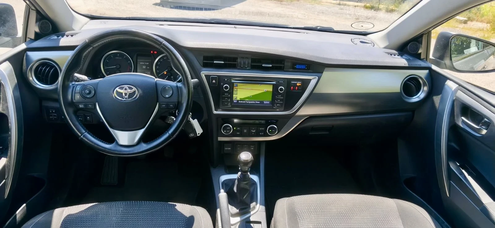 Toyota Auris 1, 6 навигация БГ, снимка 10 - Автомобили и джипове - 55485776