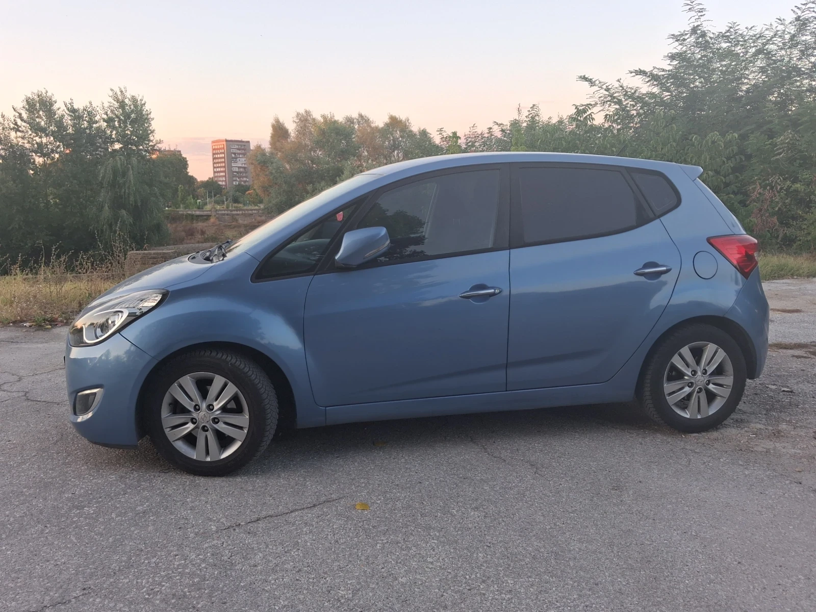 Hyundai Ix20, снимка 11 - Автомобили и джипове - 55688580
