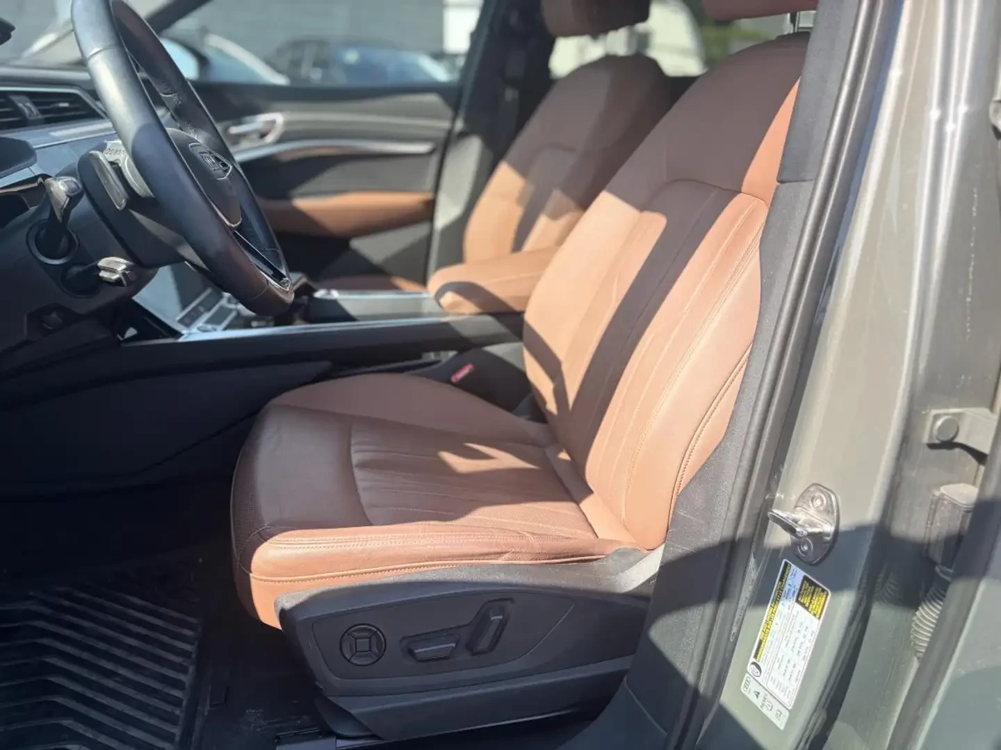 Audi E-Tron Progressiv quattro 95kWh S-LINE, снимка 7 - Автомобили и джипове - 55787481