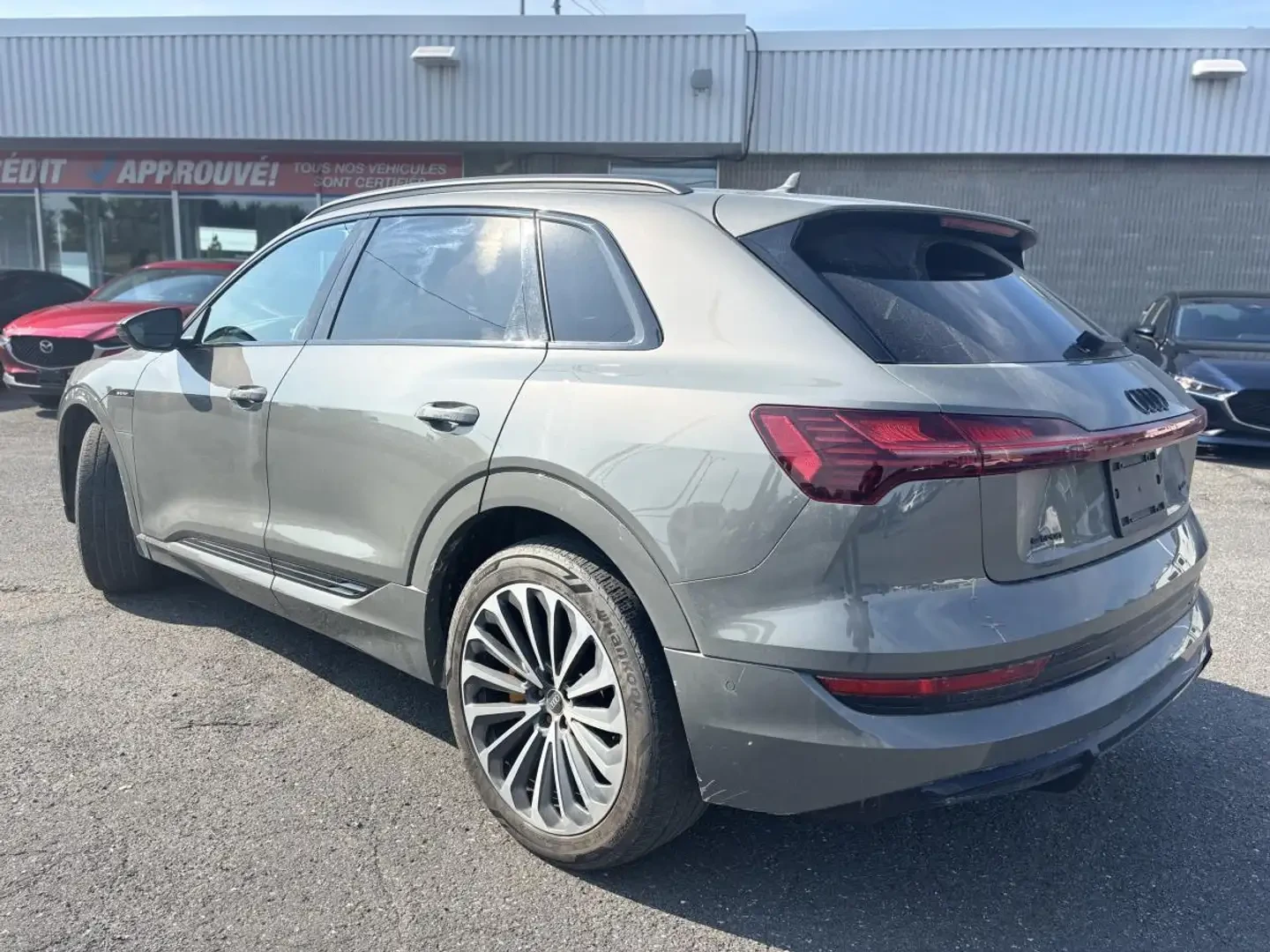 Audi E-Tron Progressiv quattro 95kWh S-LINE, снимка 3 - Автомобили и джипове - 55787481