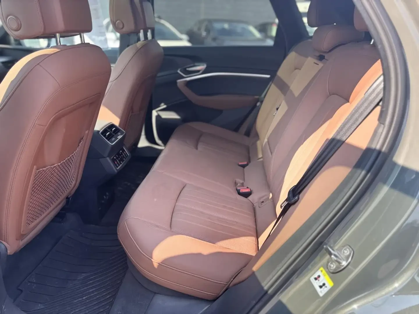 Audi E-Tron Progressiv quattro 95kWh S-LINE, снимка 10 - Автомобили и джипове - 55787481