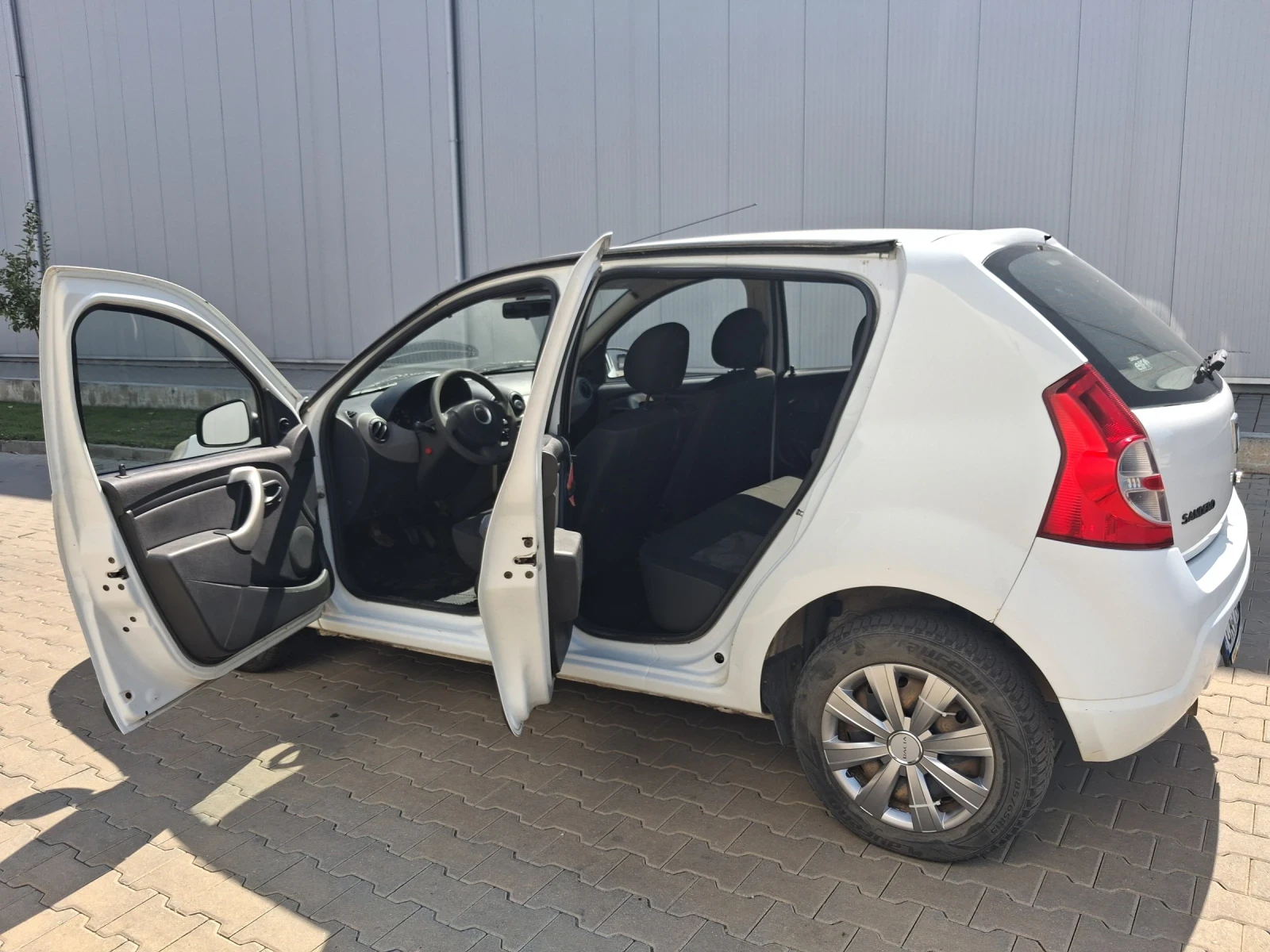 Dacia Sandero, снимка 7 - Автомобили и джипове - 55834175