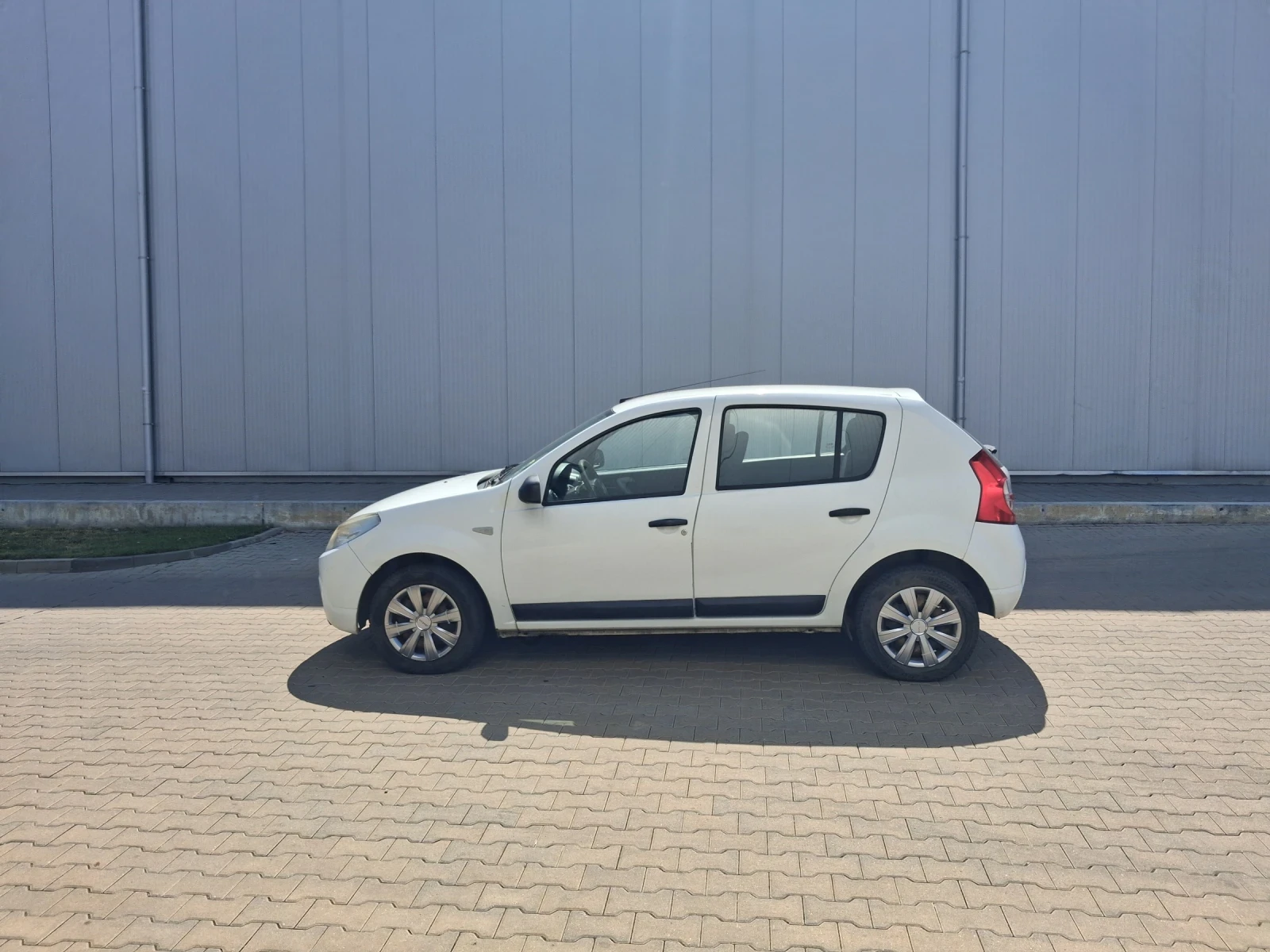 Dacia Sandero, снимка 4 - Автомобили и джипове - 55834175