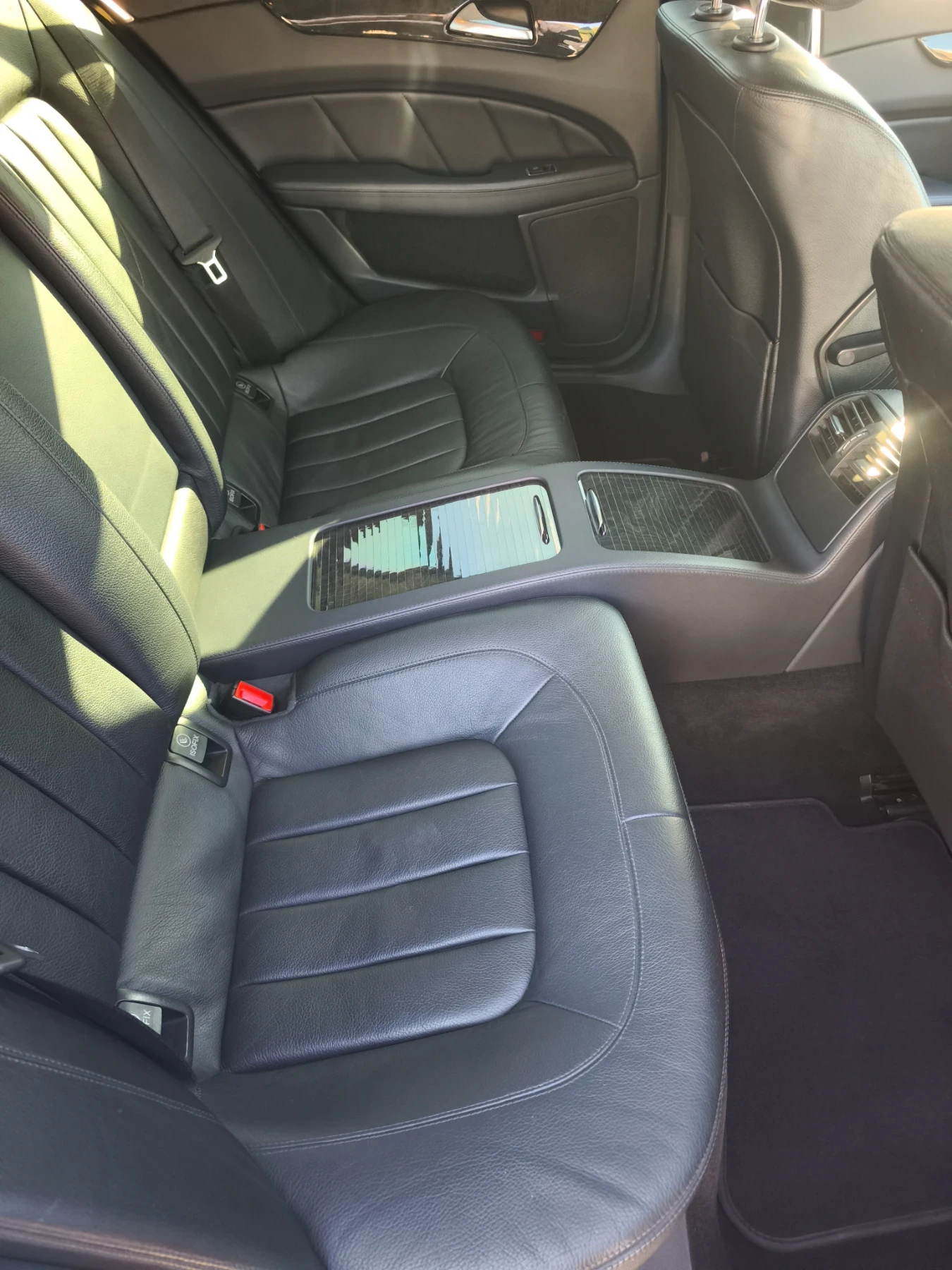 Mercedes-Benz CLS 350 3.5 CDI, снимка 11 - Автомобили и джипове - 56415738