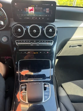 Mercedes-Benz GLC 300 e AMG line/Distronic/ Гаранция, снимка 8