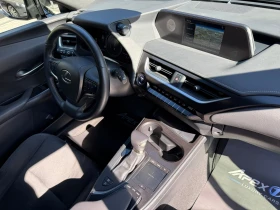 Lexus UX 250h, снимка 16