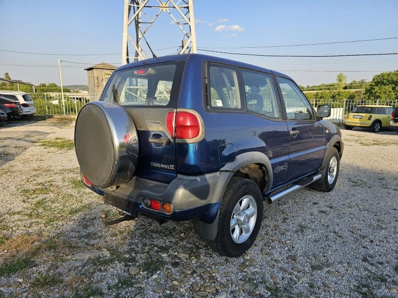 Nissan Terrano 2.4i, снимка 8 - Автомобили и джипове - 46563960