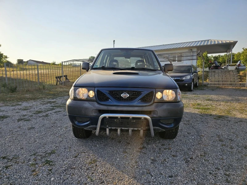 Nissan Terrano 2.4i, снимка 2 - Автомобили и джипове - 46563960