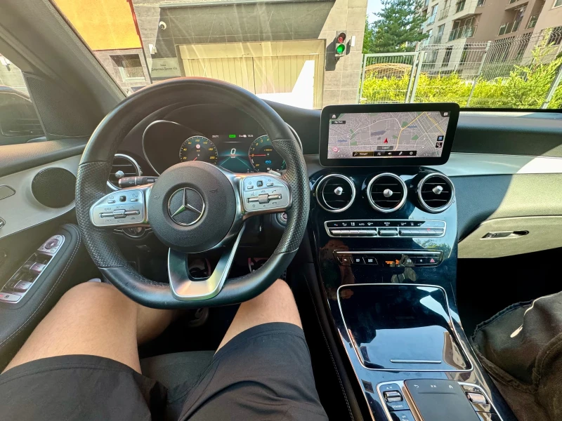 Mercedes-Benz GLC 300 e AMG line/Distronic/ Гаранция, снимка 6 - Автомобили и джипове - 52473122