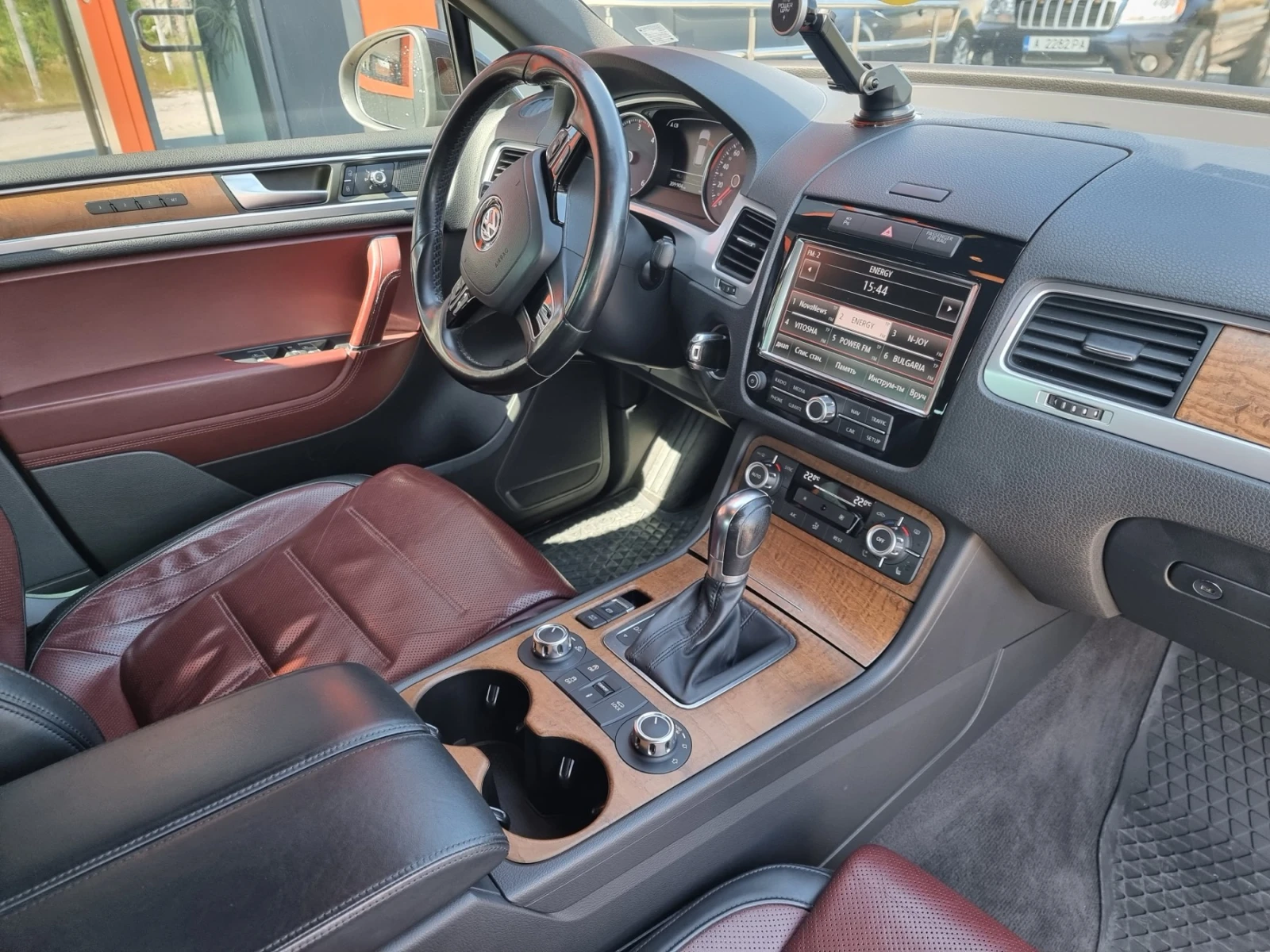 VW Touareg 3.0TDI-V6* FULL* ОБДУХВАНЕ* ПОДГРЕВ* LED* NAVI*  - изображение 7