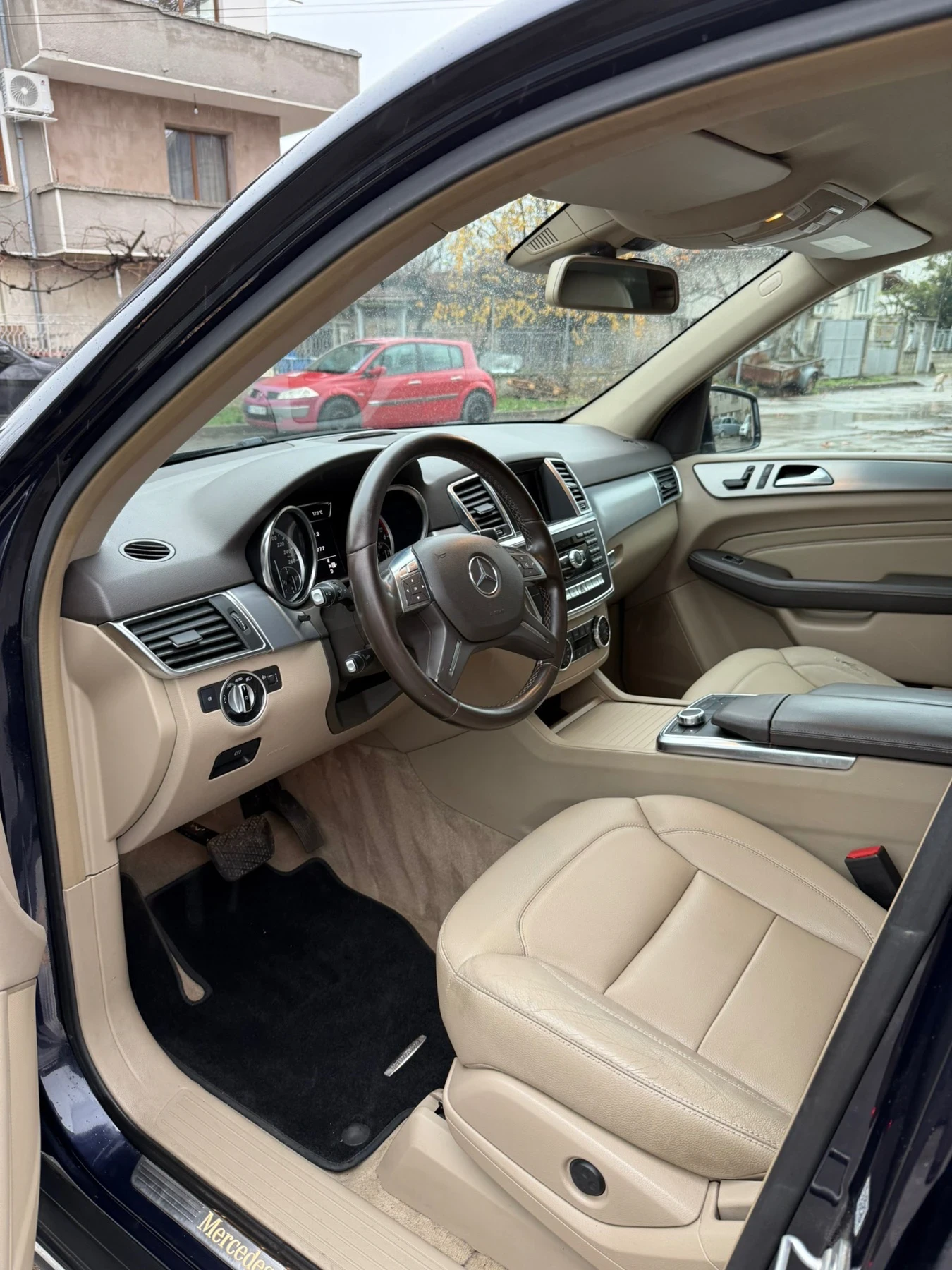 Mercedes-Benz ML 350  - изображение 9