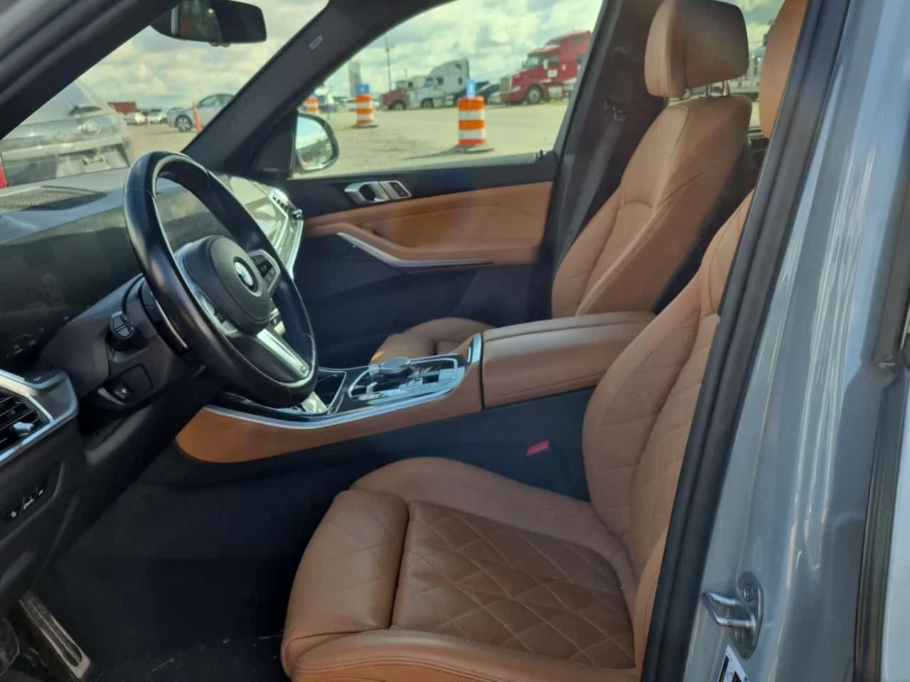 BMW X5  | XDRIVE40I | SKY LOUNGE | H&K | DISTRONIC | 360 , снимка 8 - Автомобили и джипове - 54042997