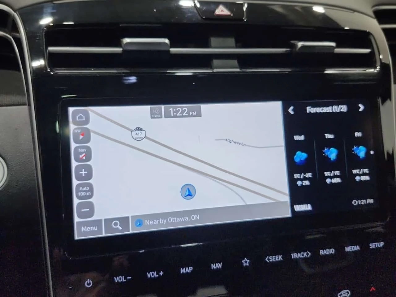 Hyundai Tucson LUXURY/CARFAX/2 ключа/Панорама/Кожа/Подгрев/, снимка 11 - Автомобили и джипове - 54114232