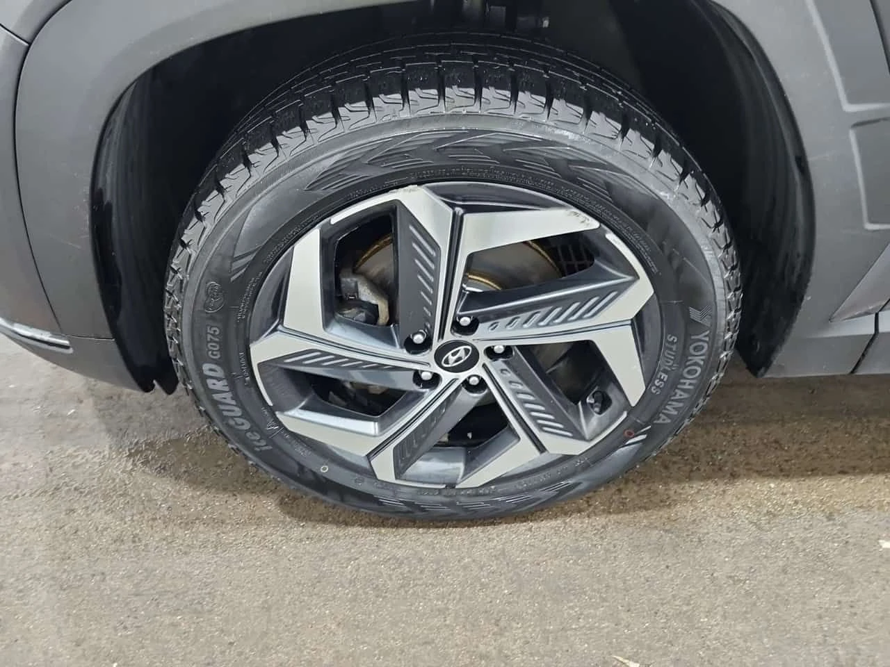 Hyundai Tucson LUXURY/CARFAX/2 ключа/Панорама/Кожа/Подгрев/, снимка 17 - Автомобили и джипове - 54114232