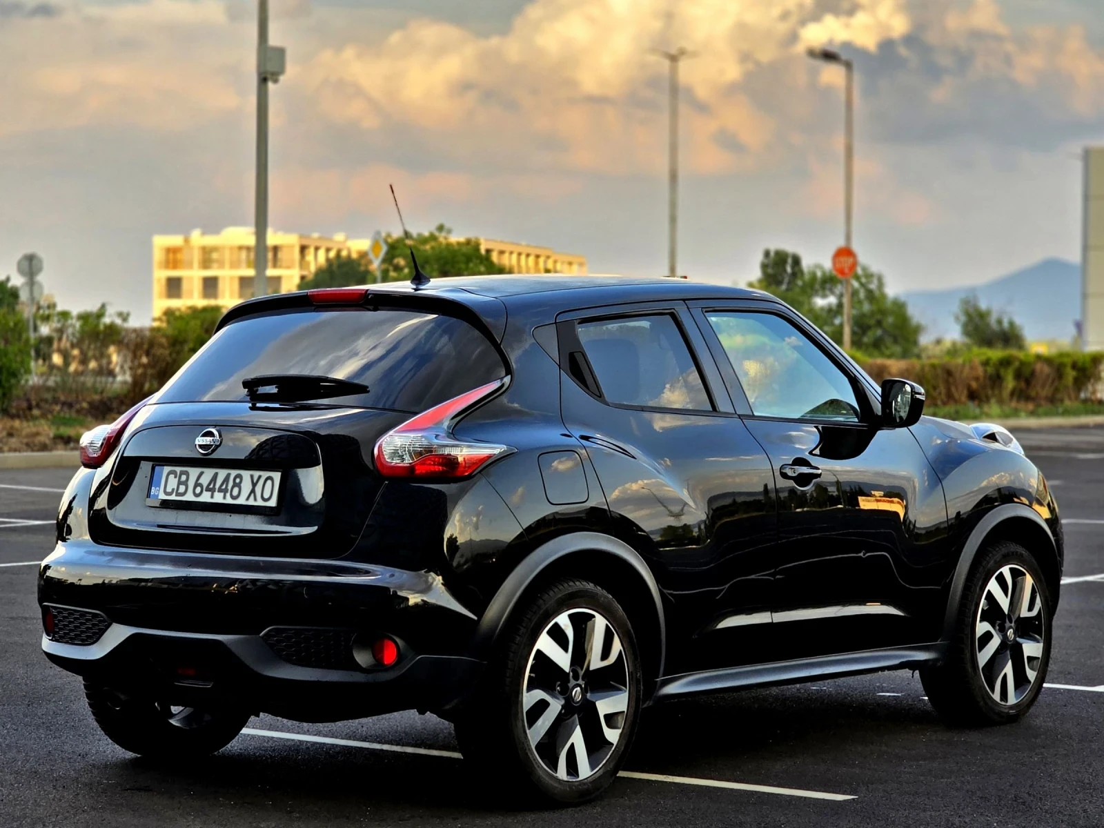 Nissan Juke Facelift Tekna 1.6т 4х4 # Бартер # Обслужена, снимка 4 - Автомобили и джипове - 54114455