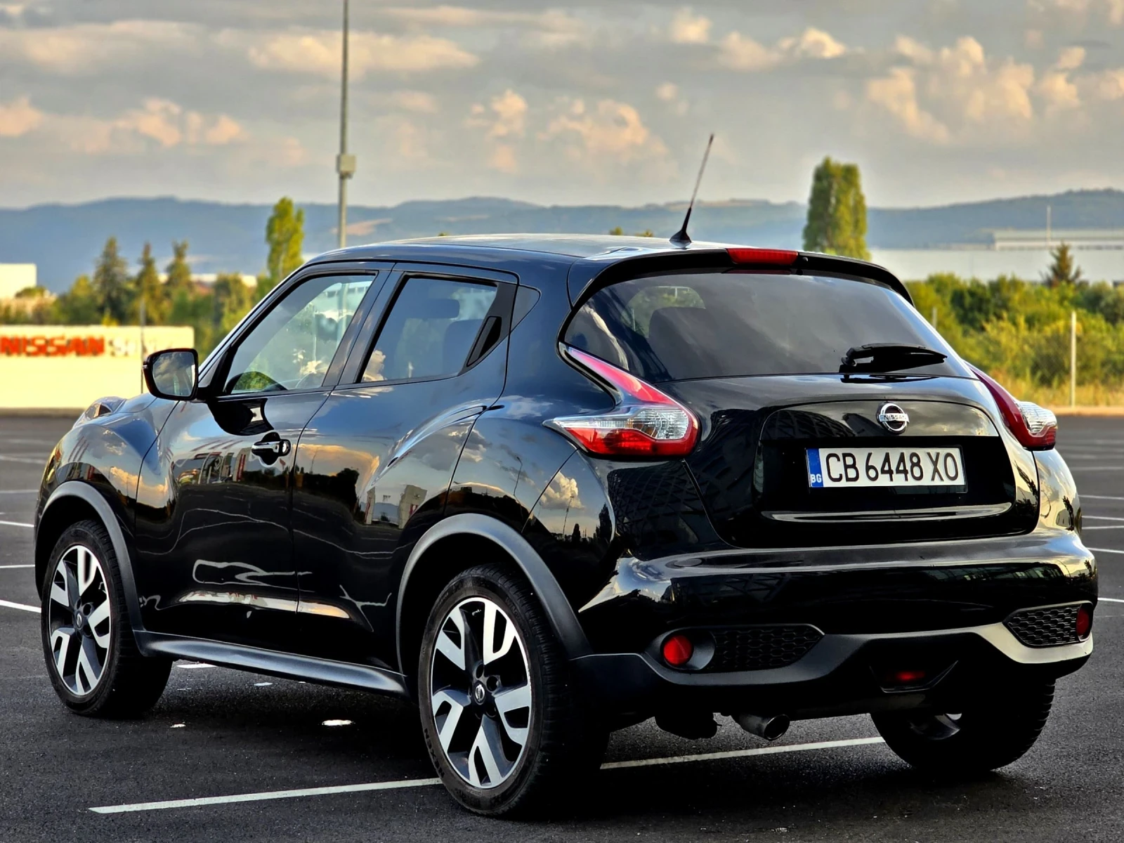 Nissan Juke Facelift Tekna 1.6т 4х4 # Бартер # Обслужена, снимка 5 - Автомобили и джипове - 54114455