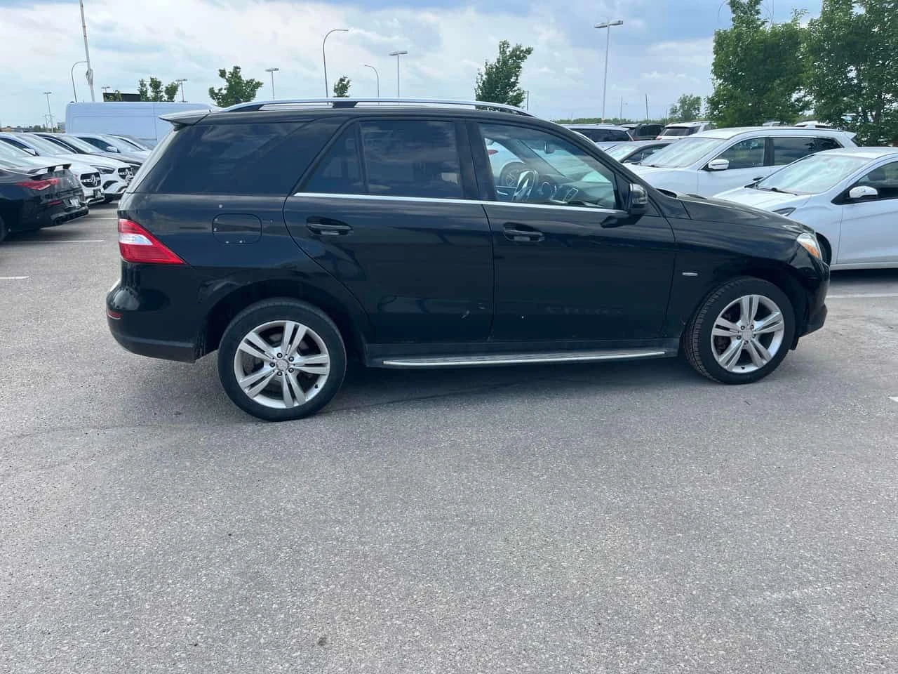 Mercedes-Benz ML 350 * ПОДГРЕВИ * ПАМЕТ * АВТОКРЕДИТ, снимка 3 - Автомобили и джипове - 54756202