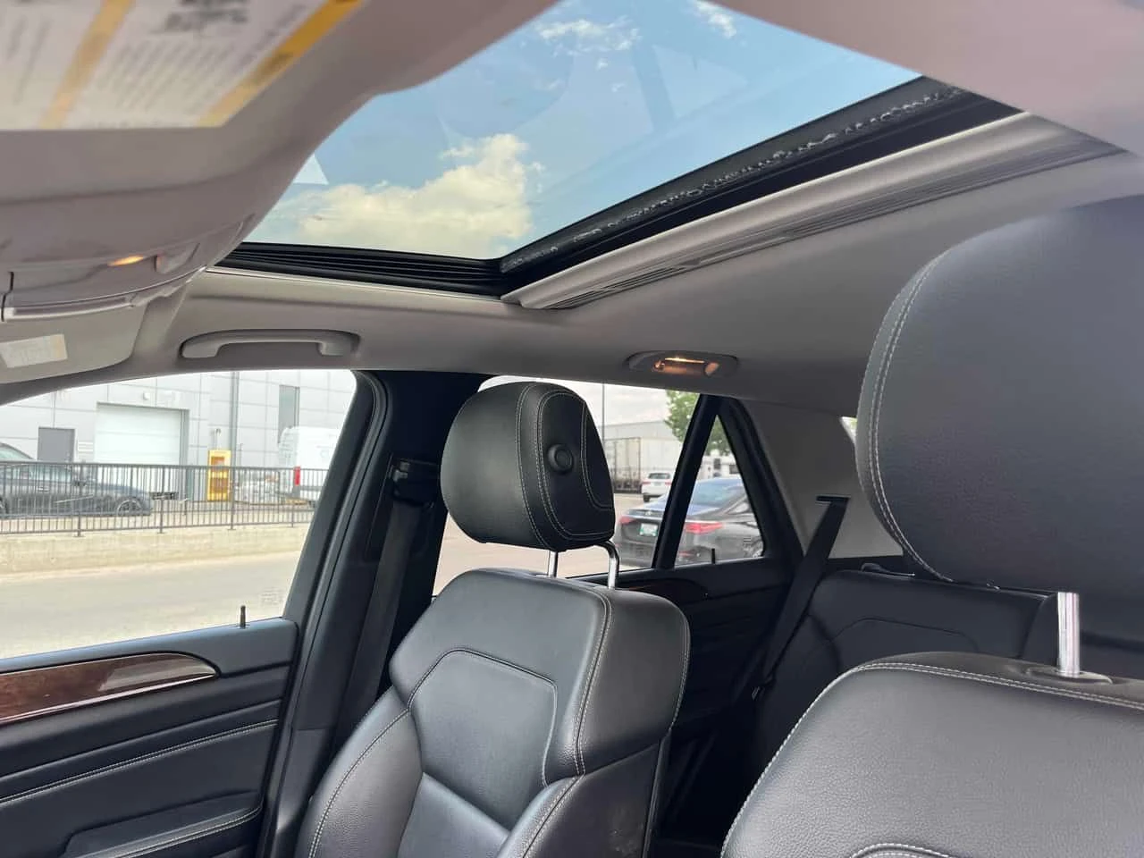 Mercedes-Benz ML 350 * ПОДГРЕВИ * ПАМЕТ * АВТОКРЕДИТ, снимка 10 - Автомобили и джипове - 54756202