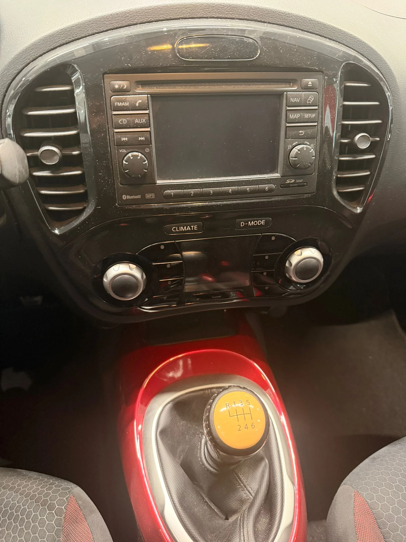 Nissan Juke 1.6 бензин ТЕКНА 190к.с. ОЧАКВАН ВНОС!, снимка 6 - Автомобили и джипове - 54956962