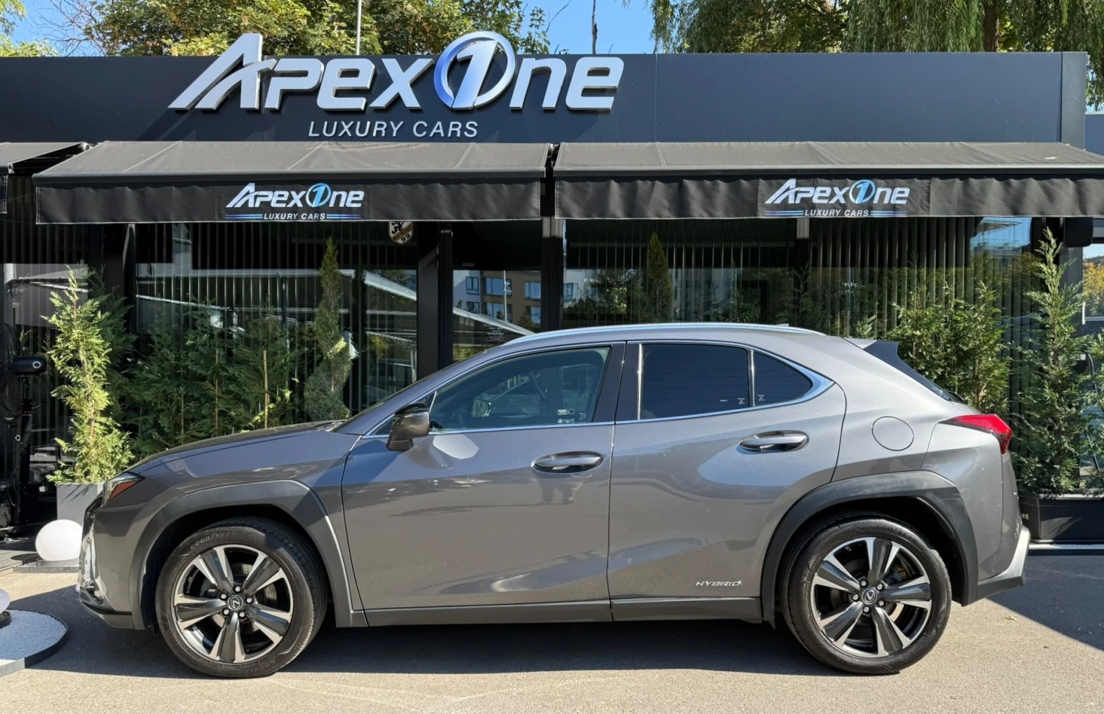 Lexus UX 250h, снимка 7 - Автомобили и джипове - 56374675