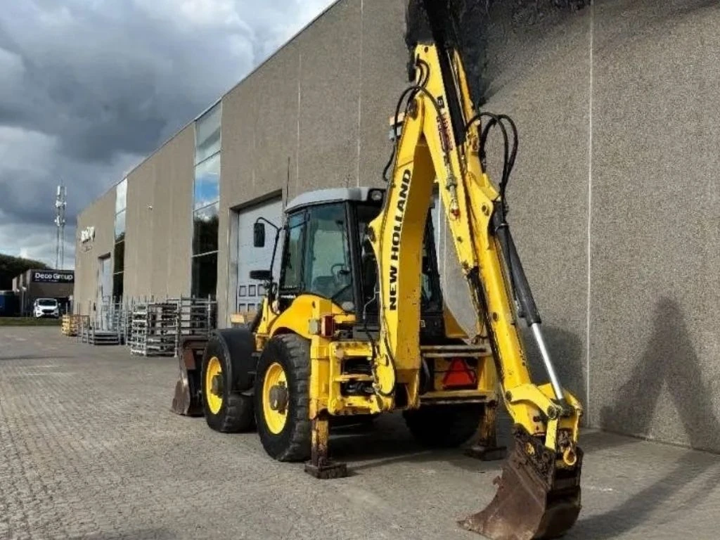 Багер New Holland B115C, снимка 3 - Индустриална техника - 53959469