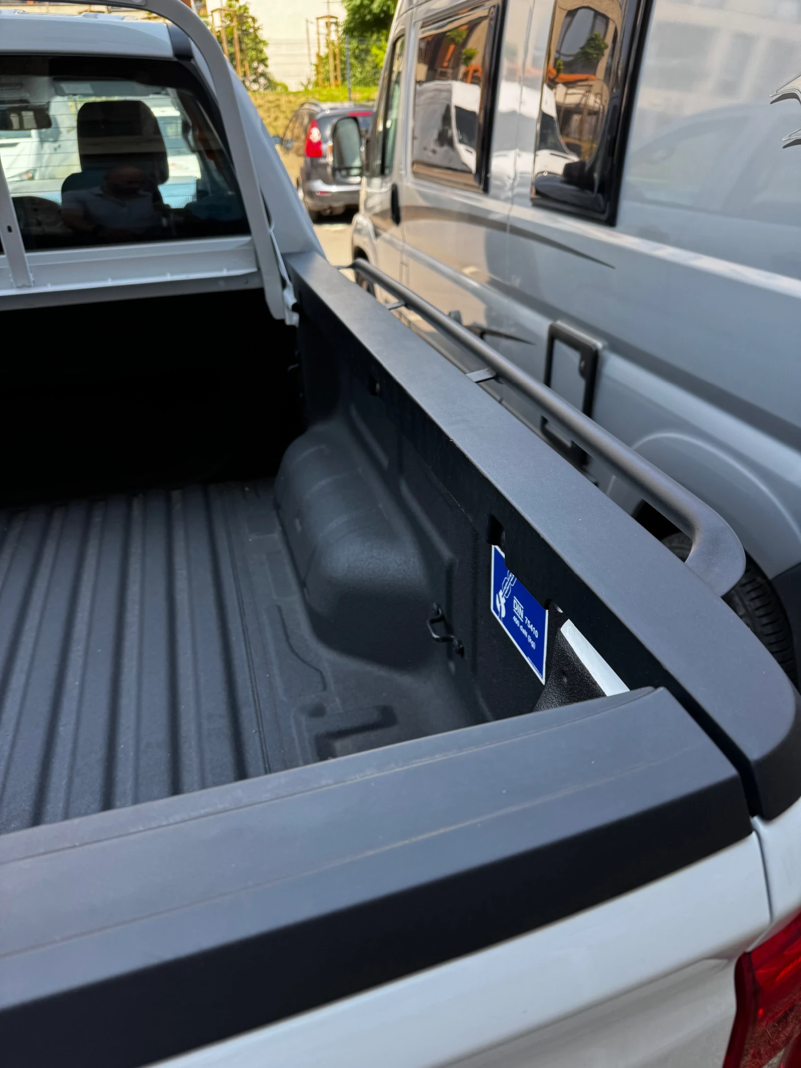       VW   2023. | Mobile.bg   3