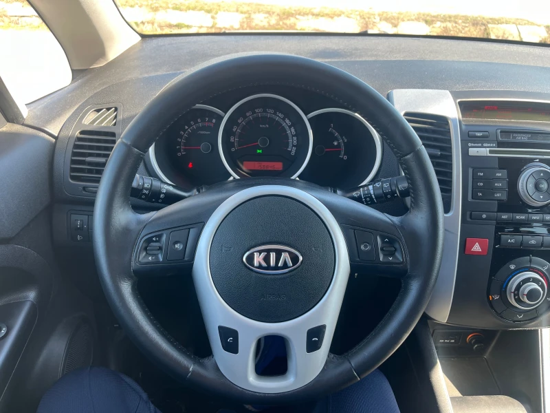 Kia Venga 1.4, снимка 11 - Автомобили и джипове - 49415797