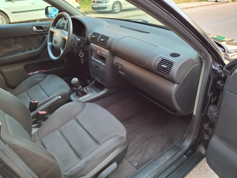 Audi A3 1.6i, снимка 10 - Автомобили и джипове - 52338214