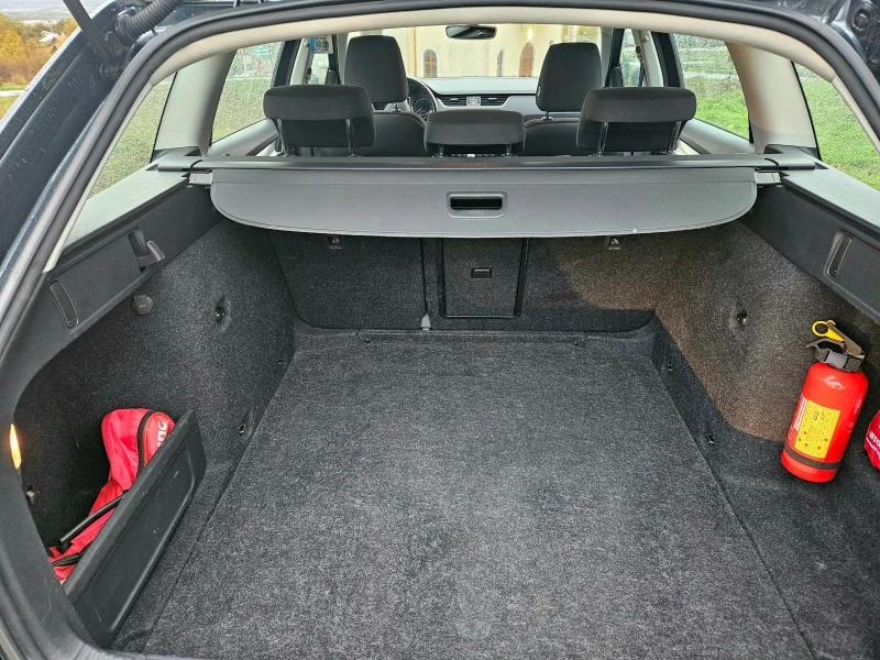 Skoda Octavia, снимка 6 - Автомобили и джипове - 52192799