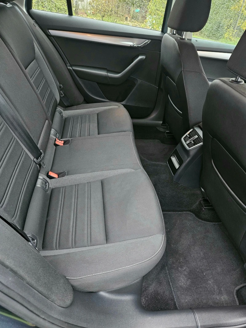 Skoda Octavia, снимка 5 - Автомобили и джипове - 52192799