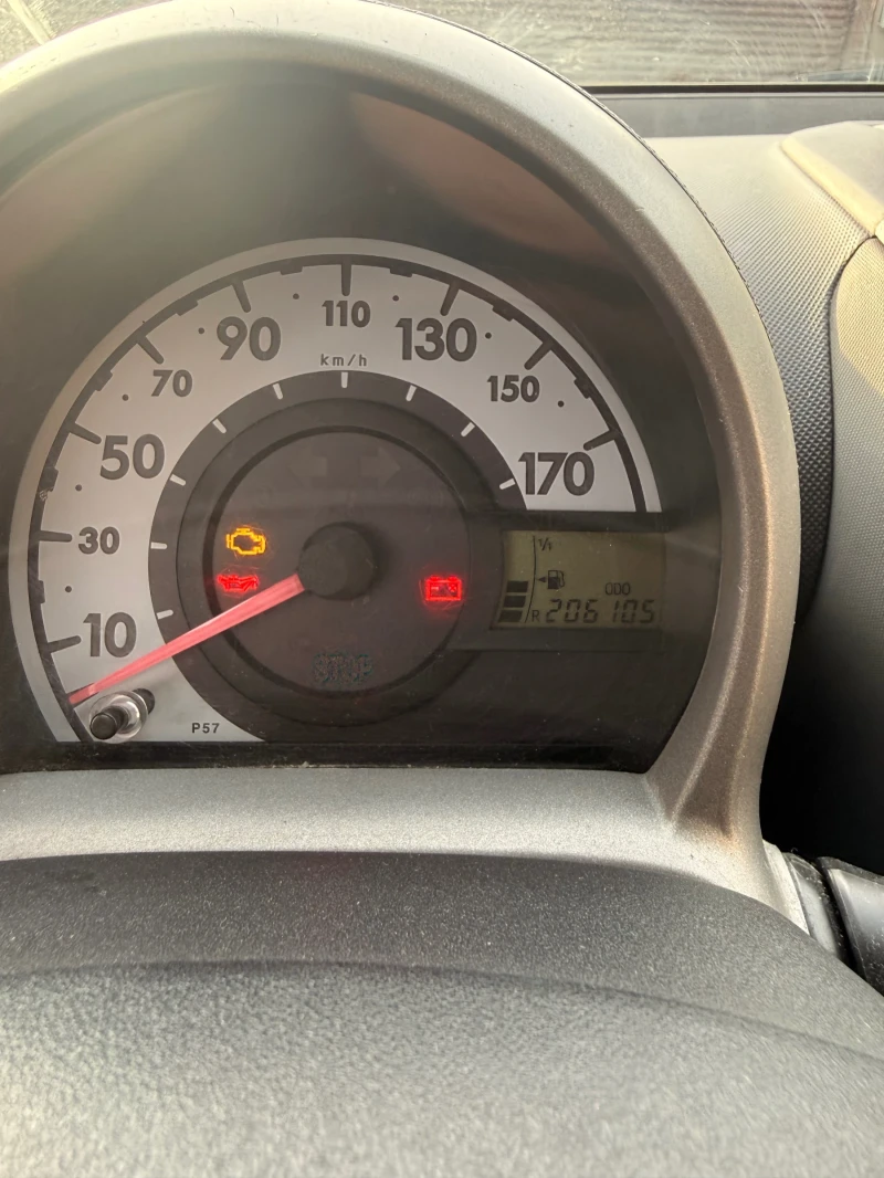 Toyota Aygo, снимка 4 - Автомобили и джипове - 53262135