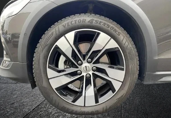 Volvo V60 Cross Country B4 AWD = Ultimate = �������� | Mobile.bg � ����������� 5