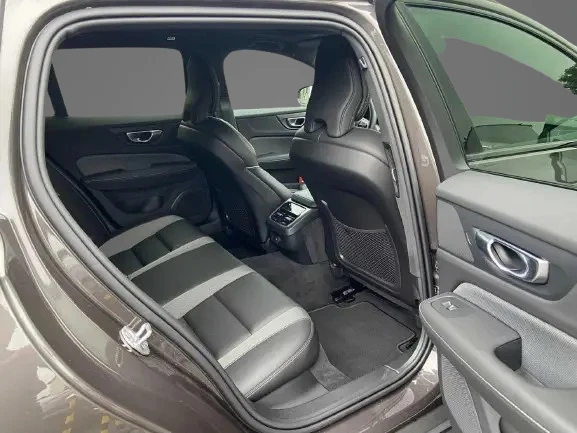 Volvo V60 Cross Country B4 AWD = Ultimate = �������� | Mobile.bg � ����������� 12