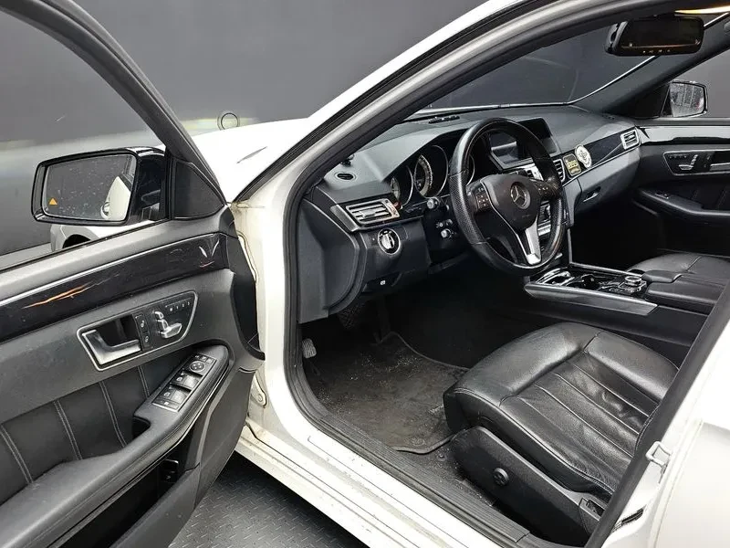 Mercedes-Benz E 220 CDI Avantgarde - САМО 30% АВАНС!, снимка 11 - Автомобили и джипове - 55441736