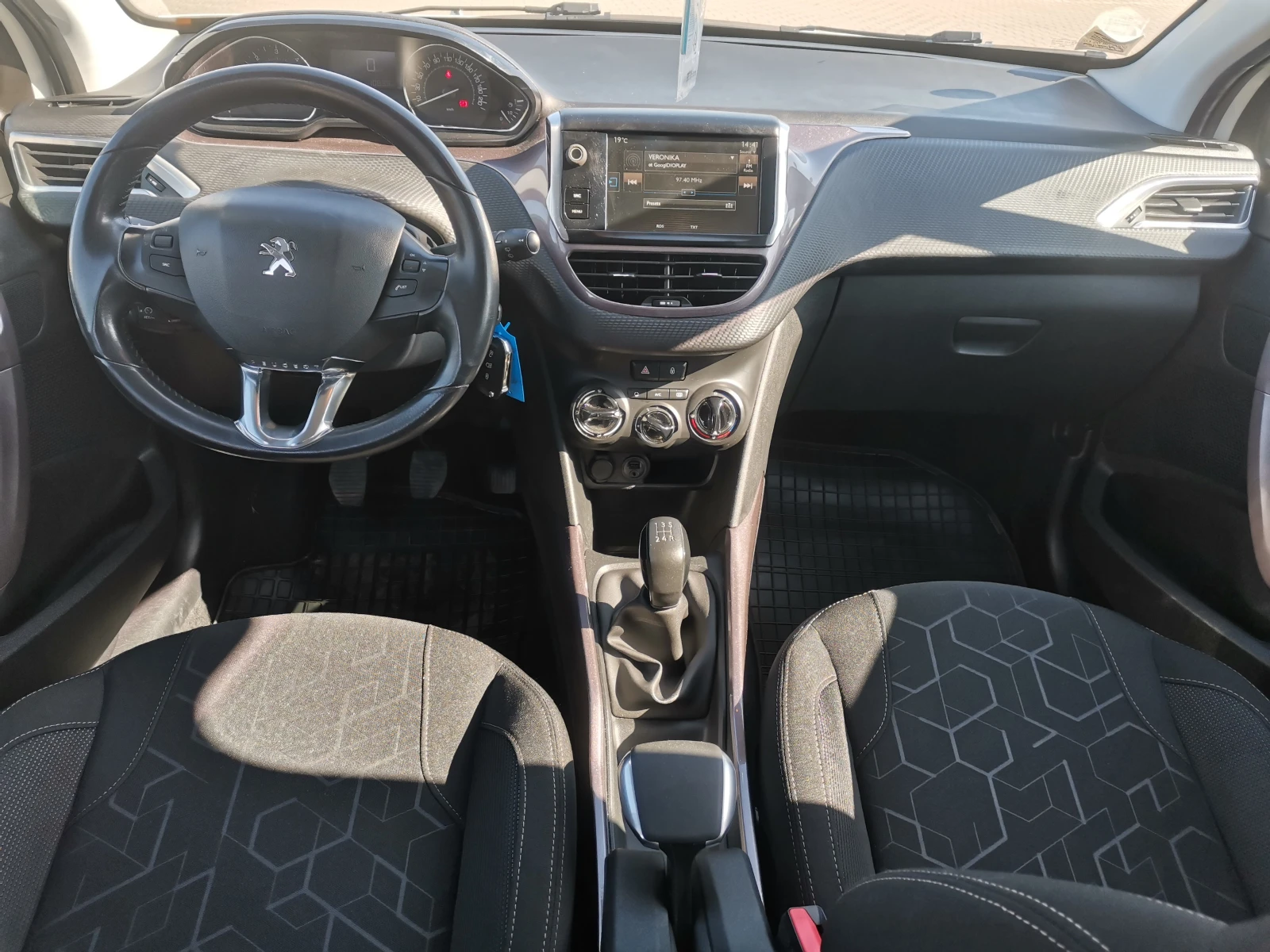 Peugeot 2008 1.6HDI 92KC  - изображение 7